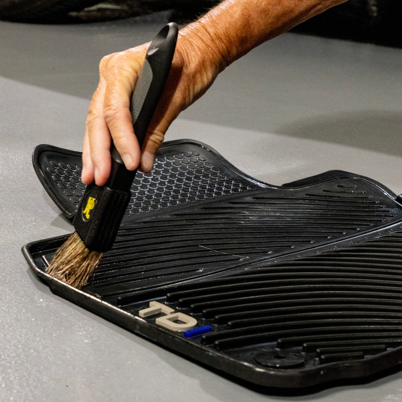 Meguiar's Gold Class Luxury Matte Floor Mat Care Spray 437ml