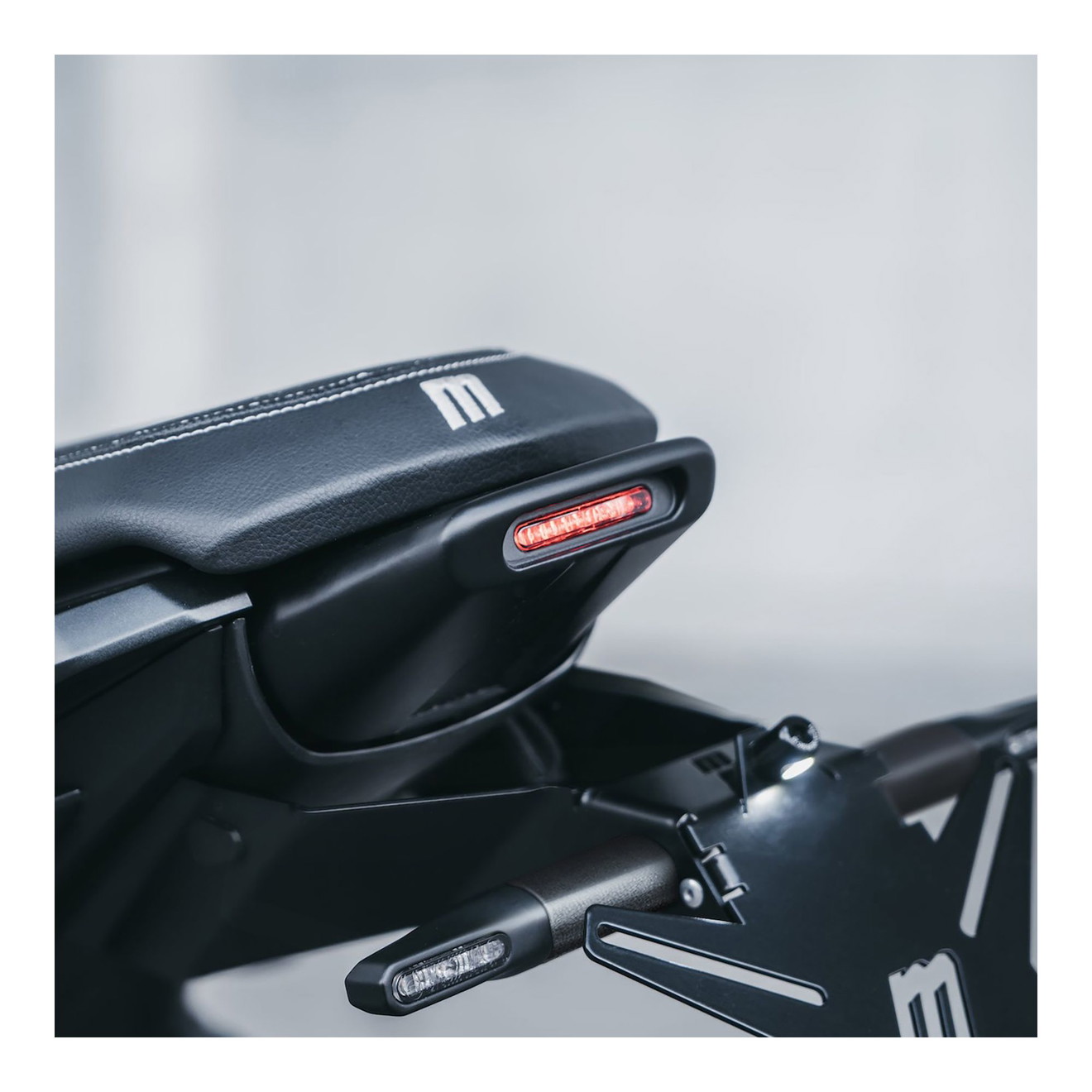MOTOISM Kennzeichenhalter