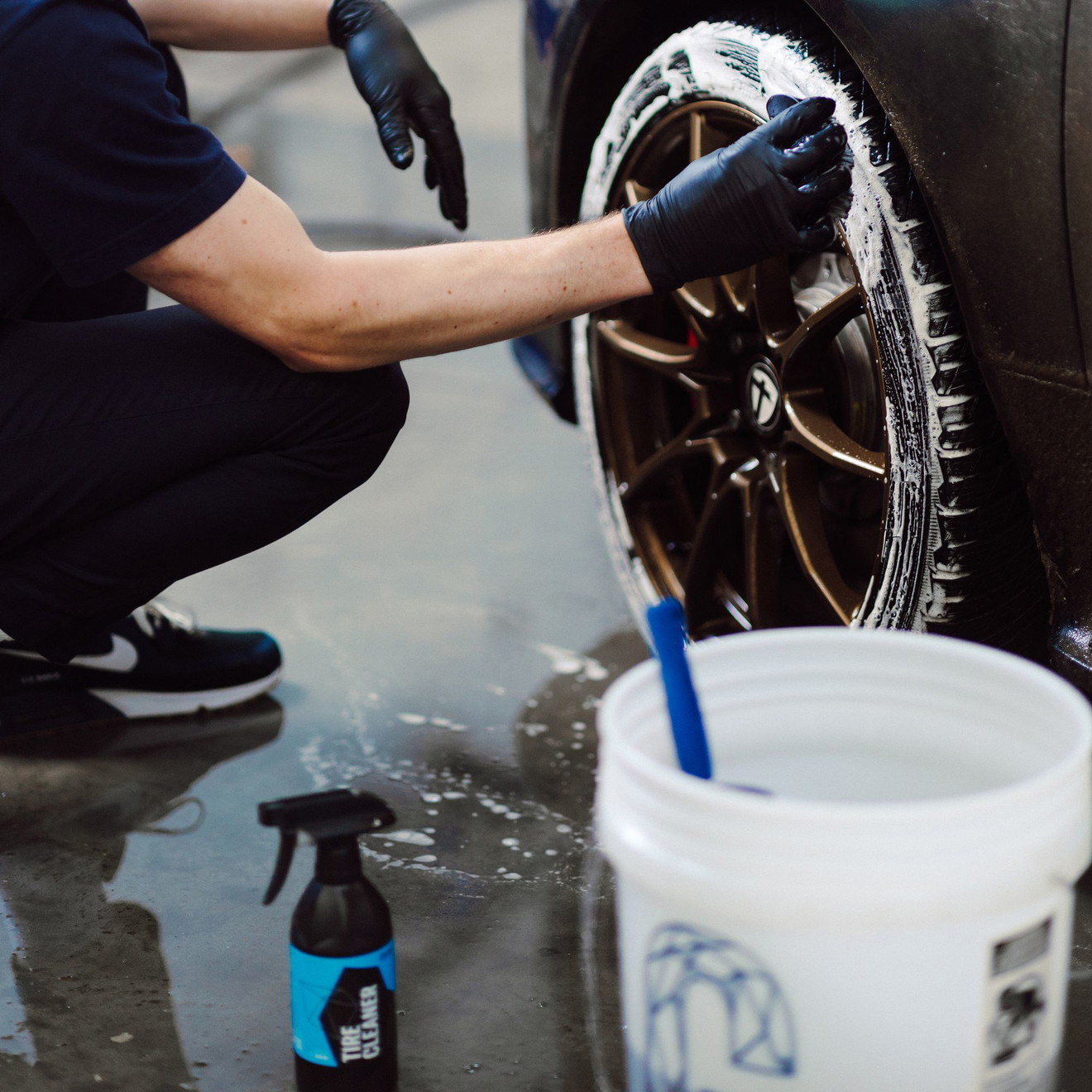 GYEON Q2M TireCleaner - Мощен почистващ препарат за гуми 1000ml