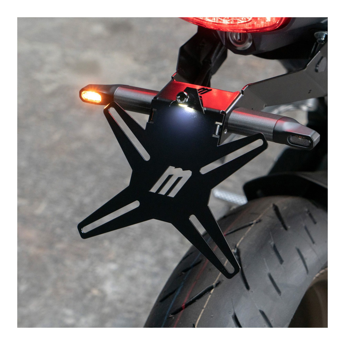 MOTOISM Kennzeichenhalter
