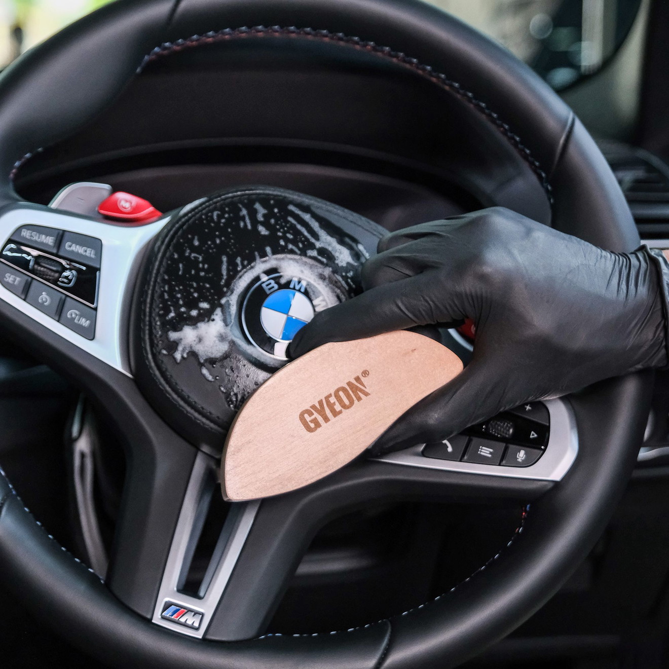 GYEON Q2M Perie pentru Curățare Piele LeatherBrush