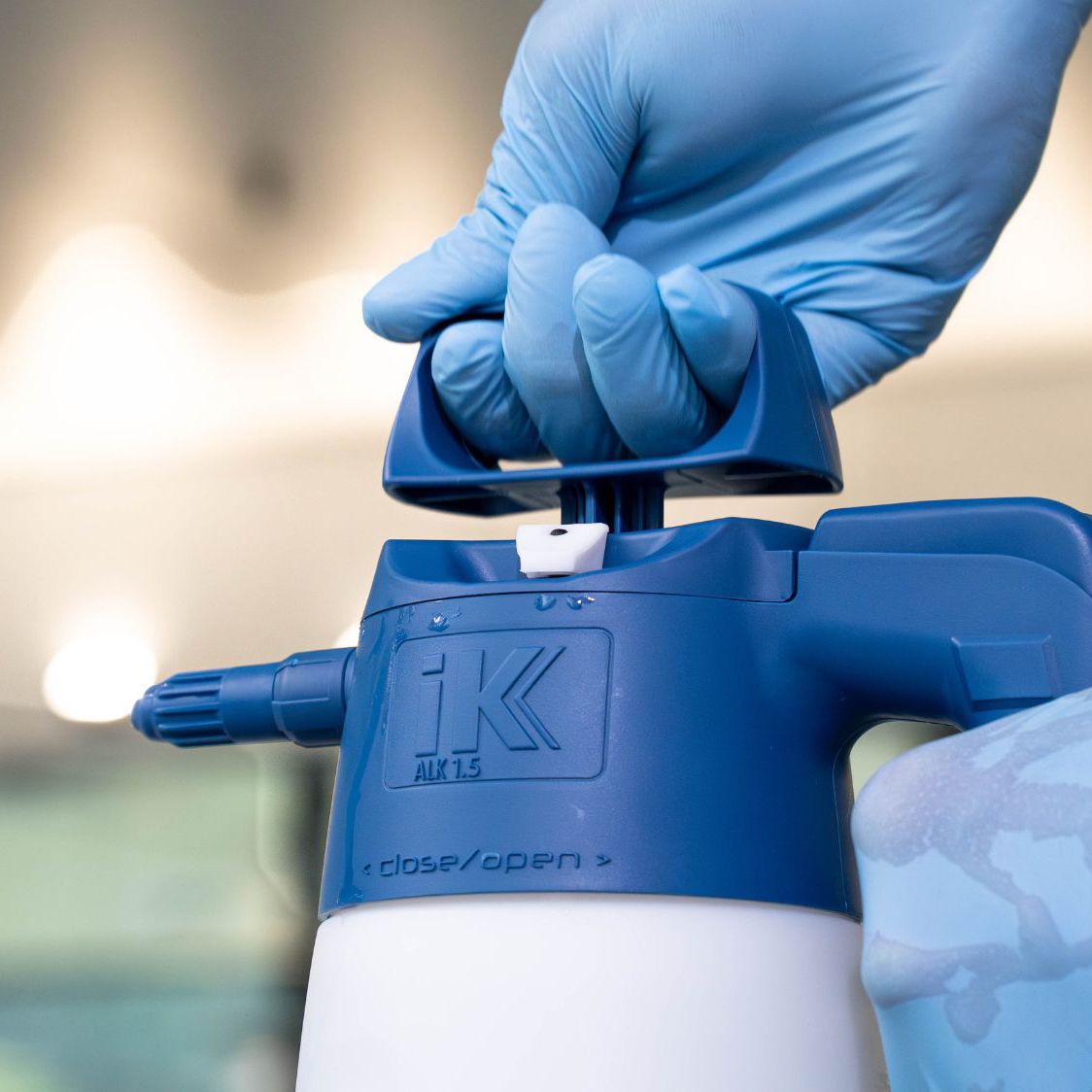 IK HC 1.5 Pulverizator cu pompă pentru detergenți alcalini 1500 ml